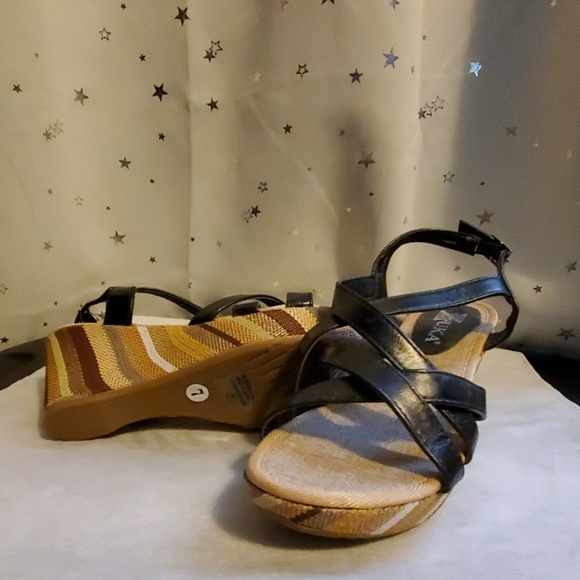 Zuke - Picture 2 of 4